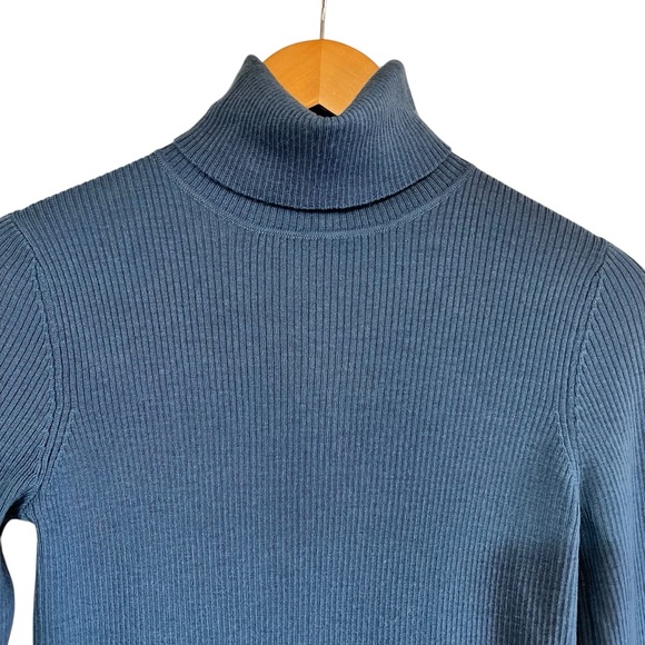Uniqlo wool ribbed knit long sleeve turtleneck sweater size M like new condition - Picture 3 of 10